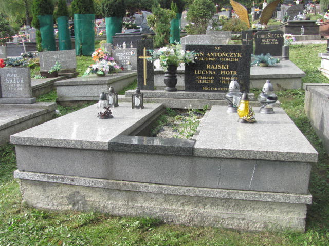 Grób Piotr Rajski